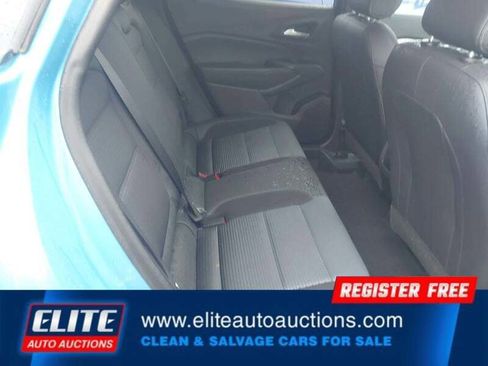 Used 2025 Chevrolet Trax LT w/ LT Convenience Package FWD image 15