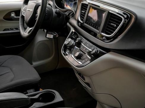 Used 2018 Chrysler Pacifica Touring Plus w/ Tire & Wheel Group image 23