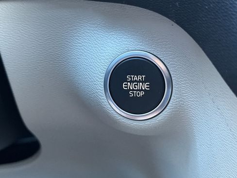 New 2026 Volvo XC40 B5 Plus w/ Protection Package Premier image 20