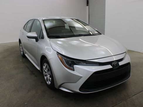 Used 2023 Toyota Corolla LE FWD image 6