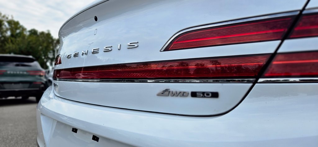 Used 2022 Genesis G90 5.0 Ultimate AWD/4WD image 9