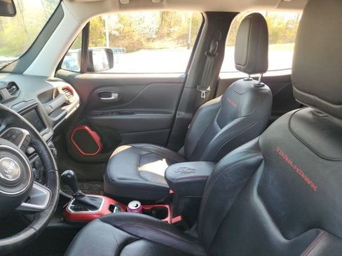 Used 2019 Jeep Renegade Trailhawk image 10