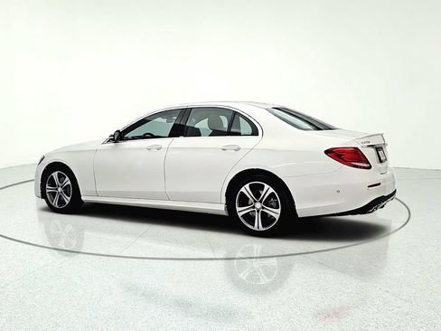 Used 2017 Mercedes-Benz E 300 4MATIC image 5