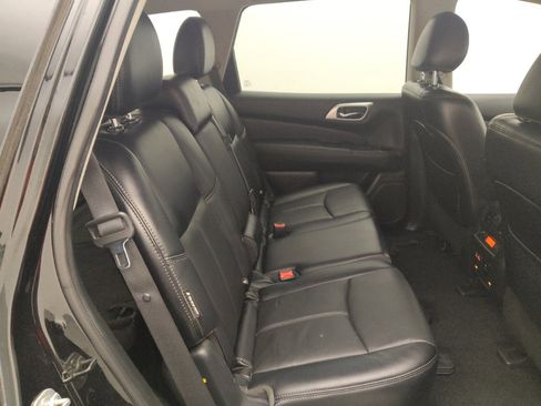 Used 2020 Nissan Pathfinder SL image 19