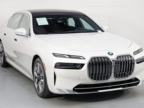 Used 2023 BMW i7 xDrive60 AWD/4WD image 62