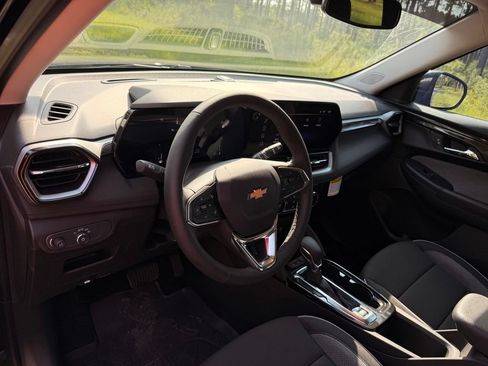 New 2026 Chevrolet TrailBlazer LT w/ Convenience Package FWD image 13
