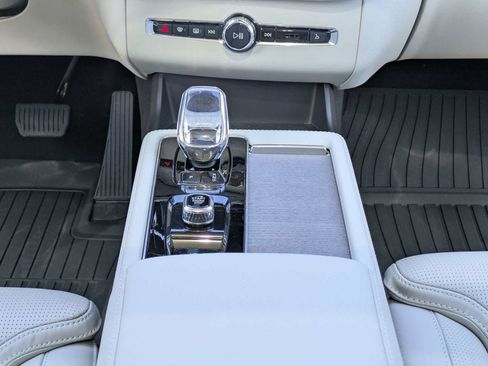 New 2026 Volvo XC90 B6 Ultra w/ Protection Package Premier AWD/4WD image 25