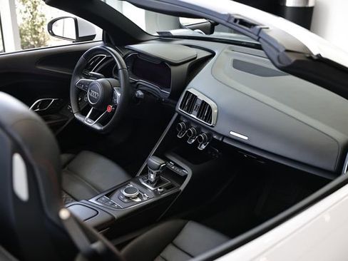 Used 2020 Audi R8 V10 w/ Carbon Exterior Package AWD/4WD image 14
