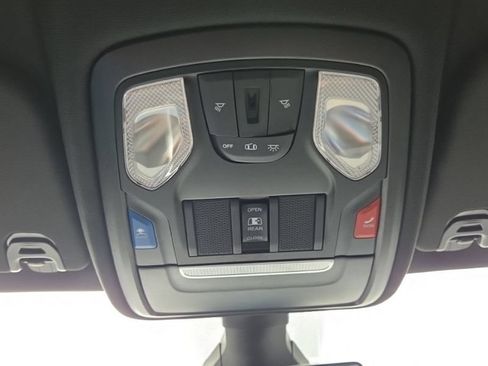Used 2022 RAM 1500 Big Horn AWD/4WD image 38