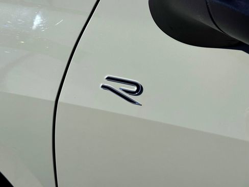 Used 2026 Volkswagen Tiguan SEL R-Line image 3