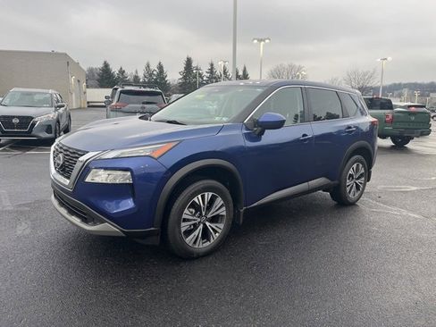 Certified 2023 Nissan Rogue SV image 3