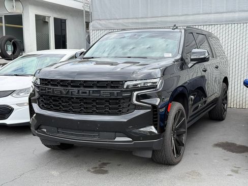 Used 2024 Chevrolet Suburban High Country AWD/4WD image 13