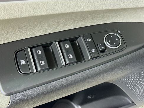 Used 2023 Kia Forte LXS FWD image 17