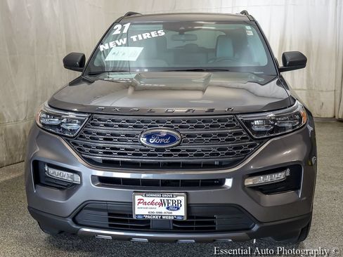 Certified 2021 Ford Explorer XLT w/ Equipment Group 202A AWD/4WD image 5
