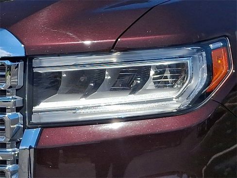 Used 2021 GMC Acadia Denali w/ Denali Technology Package image 9