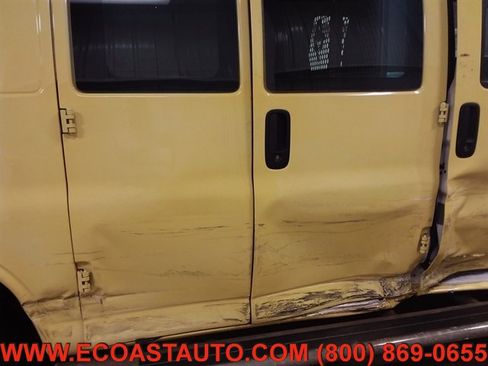Used 2017 GMC Savana 2500 image 18
