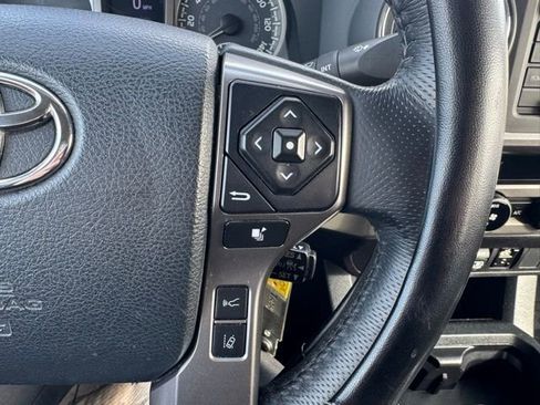 Used 2018 Toyota Tacoma SR5 image 16