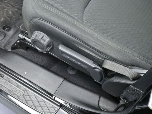 Used 2021 Jeep Gladiator Willys image 14