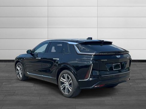 Certified 2024 Cadillac Lyriq Luxury w/ LPO, Floor Liner Package AWD/4WD image 4