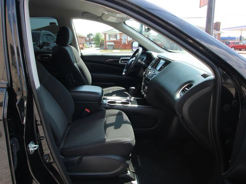 Used 2020 Nissan Pathfinder SV FWD image 10
