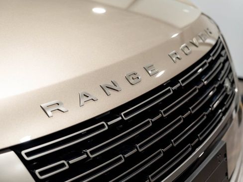 Used 2024 Land Rover Range Rover Long Wheelbase SE AWD/4WD image 22