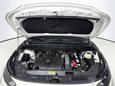 Certified 2022 Toyota Highlander XLE image 31