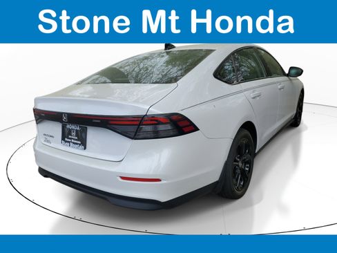 Used 2025 Honda Accord SE image 9