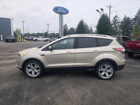 Used 2017 Ford Escape Titanium w/ Equipment Group 301A AWD/4WD image 2