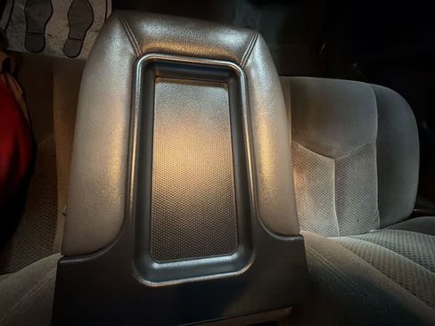 Used 2004 Chevrolet Silverado 1500 LS w/ Light Duty Power Package image 19