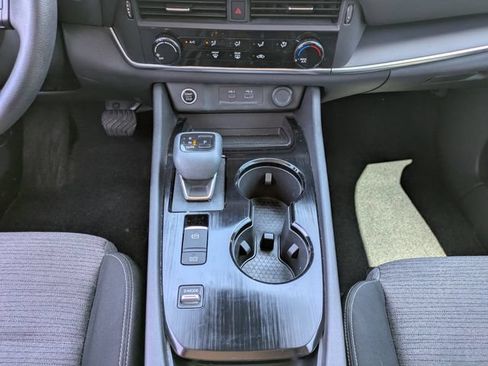Used 2021 Nissan Rogue S FWD image 19