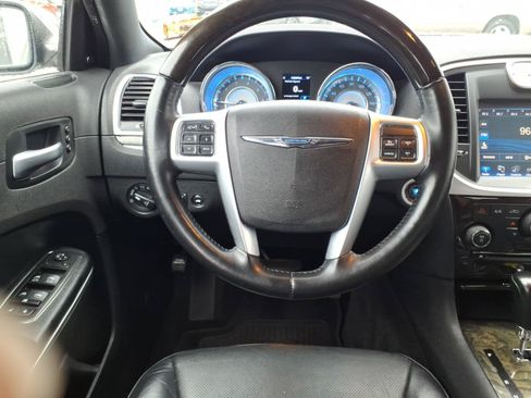 Used 2013 Chrysler 300 C RWD image 5
