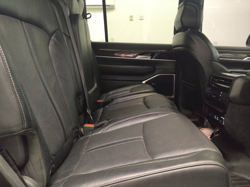 Used 2022 Jeep Wagoneer Series III AWD/4WD image 19