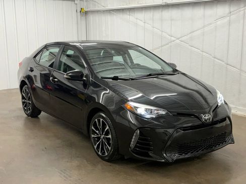 Used 2019 Toyota Corolla SE FWD image 2