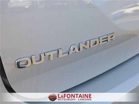 New 2026 Mitsubishi Outlander ES AWD/4WD image 10