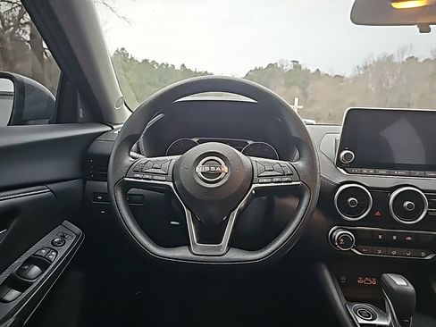 Used 2025 Nissan Sentra SV image 12