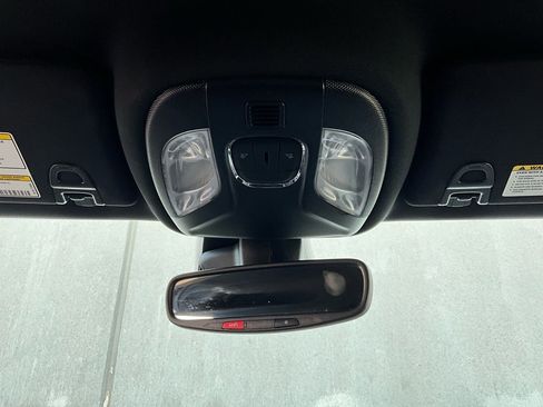 Used 2025 Jeep Compass Trailhawk image 15