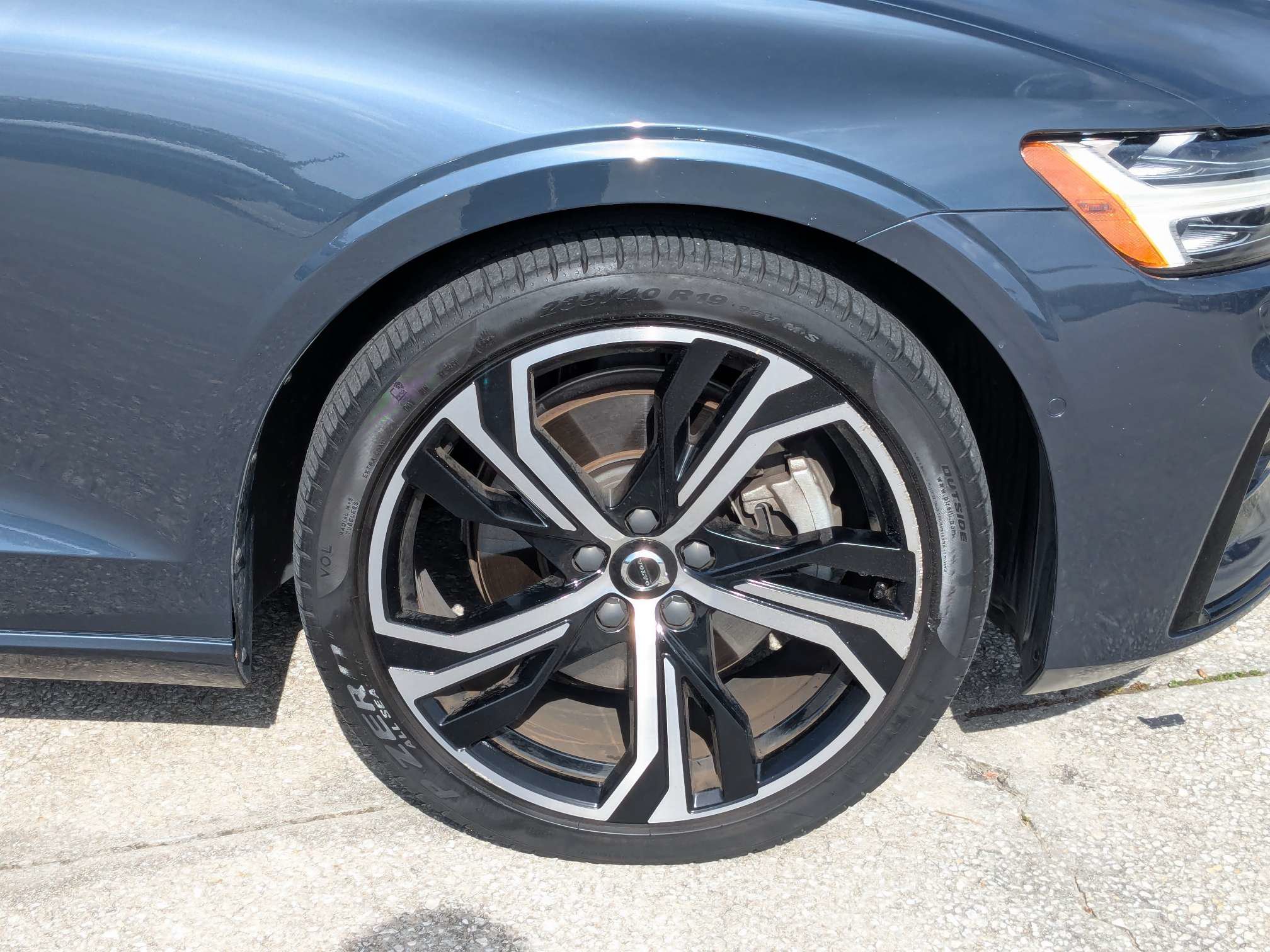 Used 2024 Volvo S60 B5 Plus FWD image 12