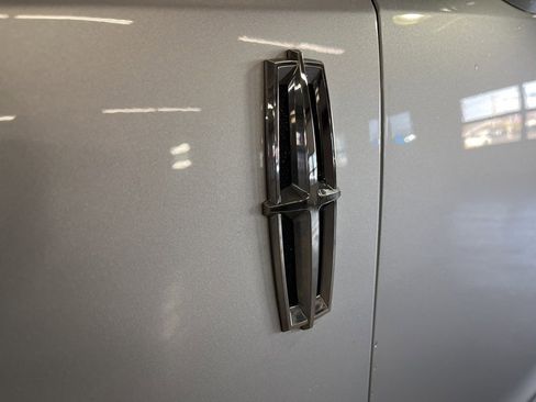 Used 2019 Lincoln MKT AWD image 12