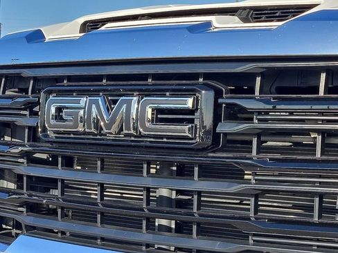 Used 2024 GMC Sierra 2500 Pro w/ Convenience Package image 7