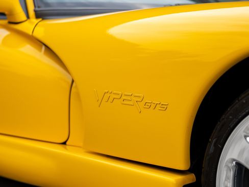 Used 2001 Dodge Viper GTS RWD image 12