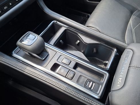 Used 2023 Nissan Pathfinder Platinum w/ Lighting Package (N93) FWD image 16