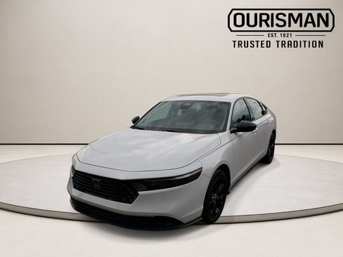 Used 2025 Honda Accord SE image 5