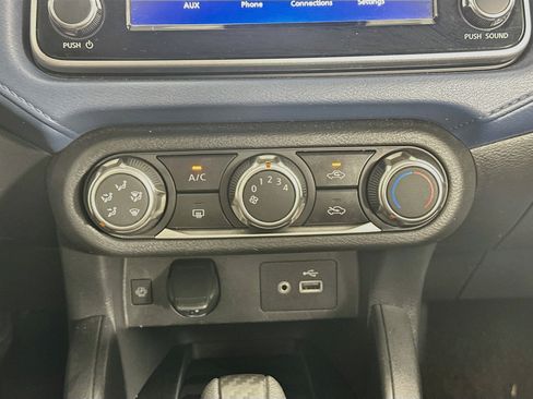 Used 2025 Nissan Versa SV FWD image 23