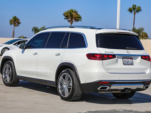 Used 2025 Mercedes-Benz GLS 450 4MATIC image 5