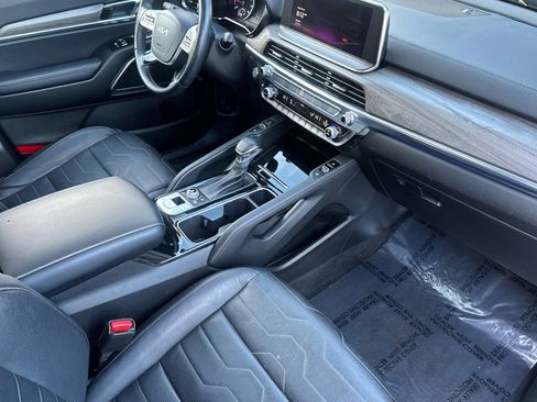 Used 2022 Kia Telluride SX w/ SX Prestige Package image 16