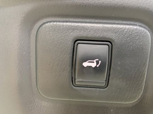Used 2019 Nissan Pathfinder SL image 23