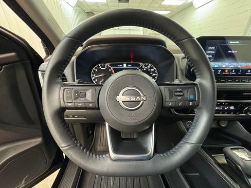 Used 2023 Nissan Rogue SL w/ SL Premium Package image 35