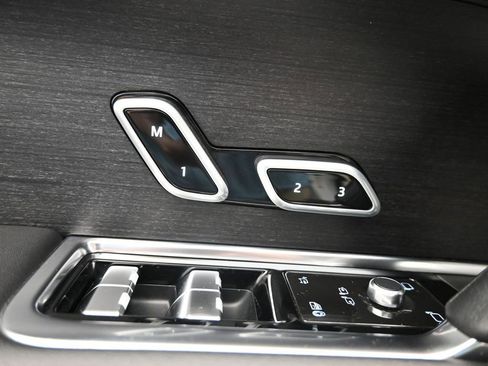 Used 2022 Land Rover Range Rover Long Wheelbase SE image 27