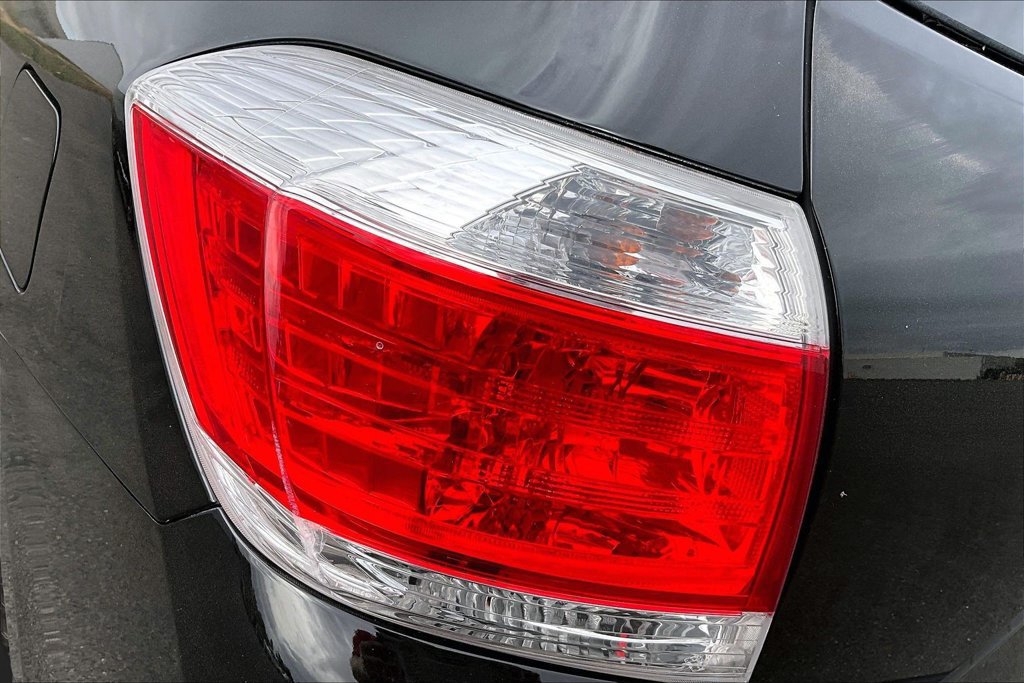 Used 2013 Toyota Highlander Limited AWD/4WD image 31
