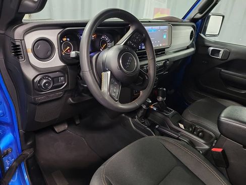 Used 2024 Jeep Wrangler Unlimited Sport AWD/4WD image 13